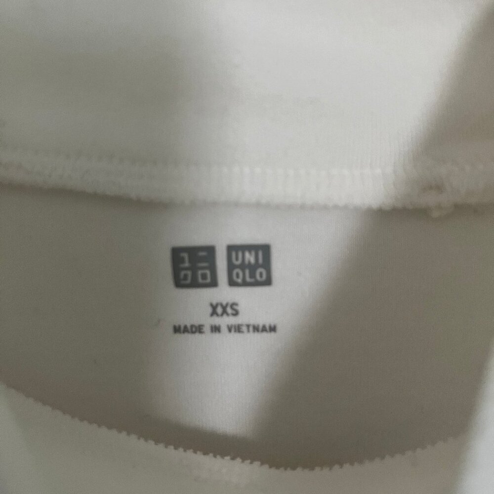 Uniqlo White Brushed Cotton Mock Neck Long Sleeve Tshirt - Picture 3 of 3